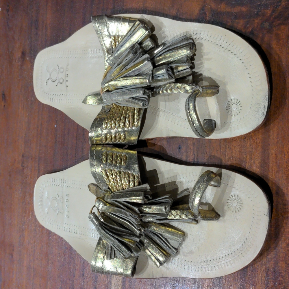 Sz 9 Figue Sandals